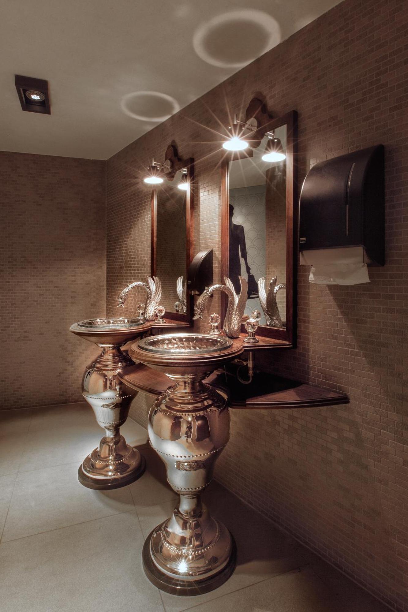 רורמונד Hotel Dux מראה חיצוני תמונה