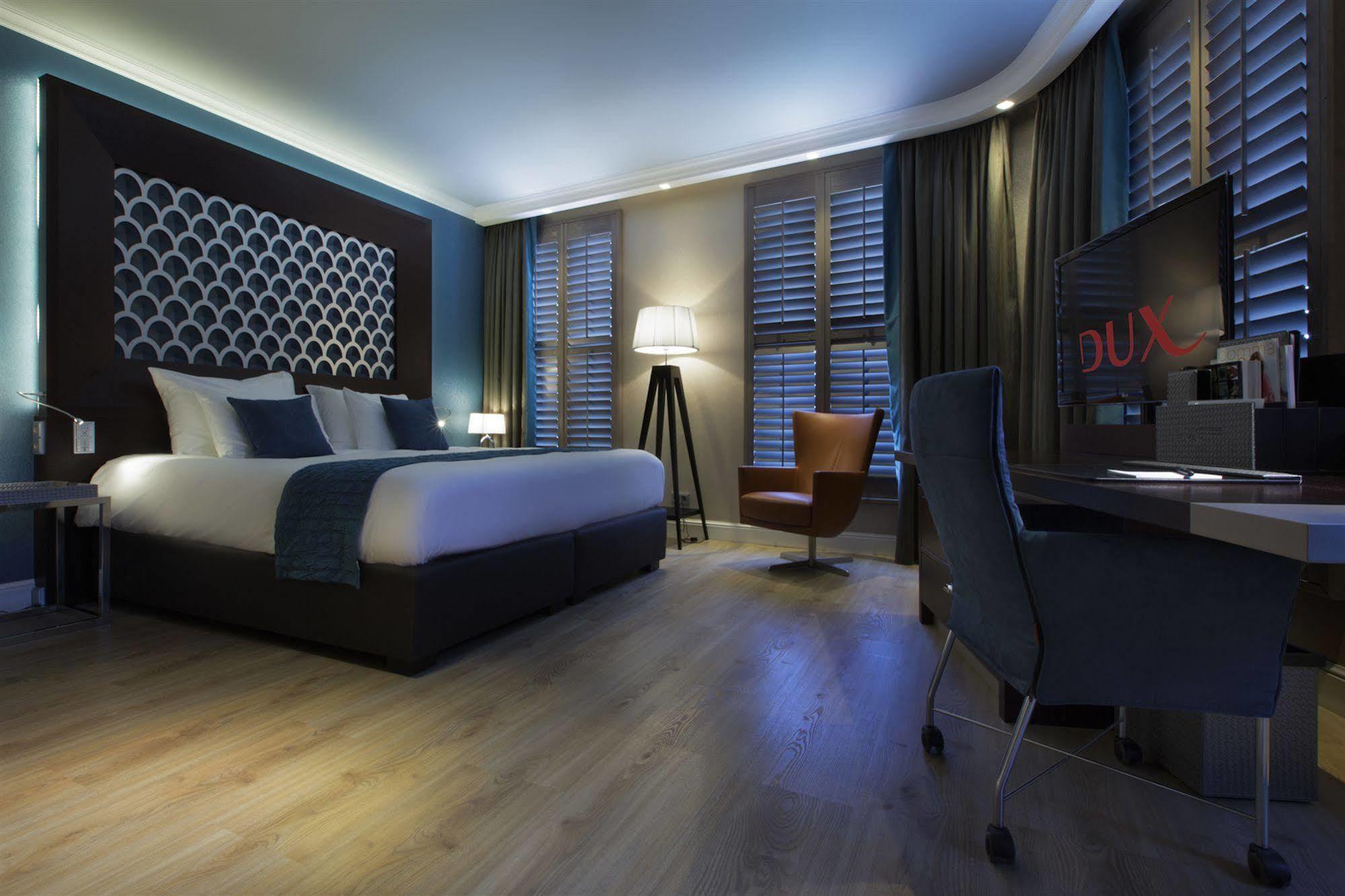 רורמונד Hotel Dux מראה חיצוני תמונה